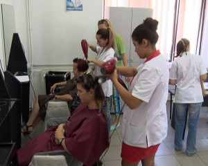 SE AŞTEAPTĂ BANI PENTRU NOI CURSURI. PESTE 200 DE ŞOMERI CALIFICAŢI PRIN A.J.O.F.M.