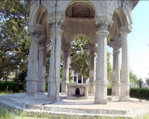 REABILITAREA DOMULUI. LUCRĂRILE AU FOST ÎNTRERUPTE TEMPORAR