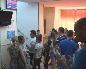 REGULI SCHIMBATE, ACEEAŞI AGLOMERAŢIE. PROGRAMĂRI DATE PESTE CAP LA PAŞAPOARTE