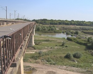 PODURILE DE PE BUZĂU. UN AL PATRULEA POD VA FI CONSTRUIT ÎNTRE MĂRĂCINENI ŞI VADU PAŞII