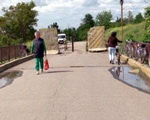 ÎNCEP LUCRĂRILE LA PODUL DE LA VADU PAŞII. VA FI OPRIT ŞI TRAFICUL PIETONAL