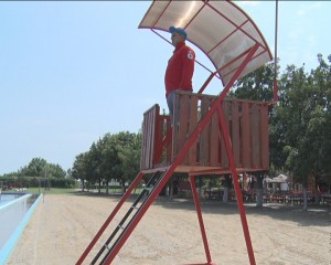 RECORD LA ŞTRAND. 1300 DE BUZOIENI, NUMAI DUMINICĂ