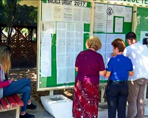 RESPINŞI PE BANDĂ RULANTĂ LA BACALAUREAT. AU PICAT 484 DIN CEI 619 DE CANDIDAŢI