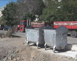 PUŞI SĂ PĂZEASCĂ RAMPELE DE GUNOI. POLIŢIŞTII LOCALI PATRULEAZĂ TOATĂ ZIUA