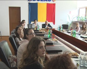 EMOŢII PUTERNICE LA CONSILIUL JUDEŢEAN. LECŢIE DE VIAŢĂ OFERITĂ DE UN GRUP DE TINERI