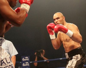 BOGDAN DINU VA BOXA PENTRU TITLUL MONDIAL WBA. RENUNŢĂ LA MECIUL DIN SOFIA