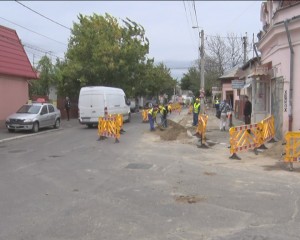 ŞANTIER PE MARGHILOMAN, ŞOFERI ÎN COLOANĂ. DISTRIGAZ INTRODUCE REŢELE ÎN REGIM DE URGENŢĂ