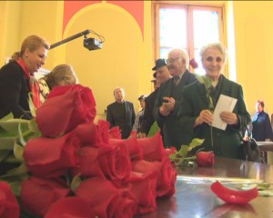 CADOURI DE ANIVERSARE. VÂRSTNICI BUZOIENI SĂRBĂTORIŢI PALATUL COMUNAL