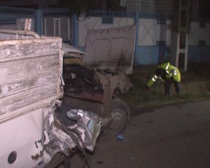 ACCIDENT RUTIER PROVOCAT DE INCONŞTIENŢĂ. UN ADOLESCENT DE 16 ANI ŞI-A BĂGAT DOI PRIETENI ÎN SPITAL