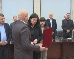 MĂDĂLIN STOICA, CETĂŢEAN DE ONOARE. PREŞEDINTELE NEAGU, CU LACRIMI ÎN OCHI