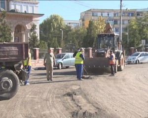 ÎNCERCARE DE RECORD. URBIS VREA SĂ PUNĂ 800 DE TONE DE ASFALT LA NOAPTE