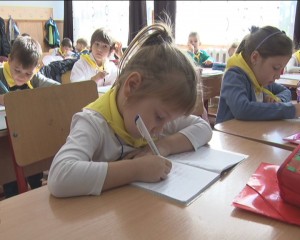 ÎNCĂ O GENERAŢIE DE SACRIFICIU. EDUCAŢIE FĂRĂ AUXILIARE, LA CLASA PREGĂTITOARE