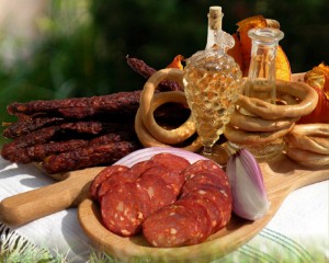 10 OCTOMBRIE, ZIUA PRODUSELOR ROMÂNEŞTI. BUZĂUL ARE CU CE SE MÂNDRI