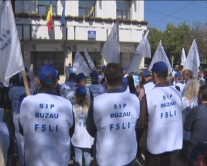 LA LOC COMANDA! ÎNTÂRZIE DOBÂNZILE PROFESORILOR. ÎN AŞTEPTAREA CALCULELOR, PRIMĂRIA NU ALOCĂ BANII