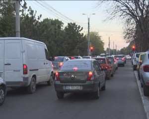 ÎNCĂ O SĂPTĂMÂNĂ DE TESTĂRI. SE CAUTĂ SOLUŢII PENTRU INTERSECŢIA DE LA CRÂNG