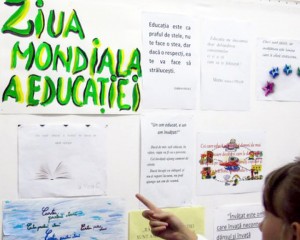 MÂINE, ŞCOALĂ FĂRĂ MANUALE. ELEVII ŞI DASCĂLII SĂRBĂTORESC ZIUA EDUCAŢIEI