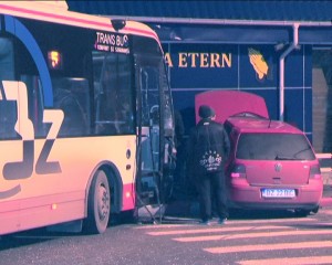 ACCIDENT GRAV, ÎN APROPIEREA SPITALULUI JUDEŢEAN. IMPACT ÎNTRE UN AUTOTURISM ŞI UN AUTOBUZ
