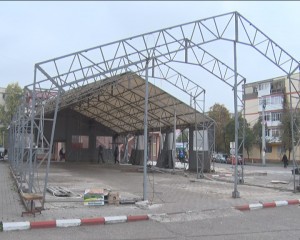 SE DEMOLEAZĂ PIAŢA CRÂNG. MODERNIZĂRILE VOR DURA 45 DE ZILE