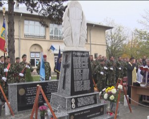 EROII NU SUNT UITAŢI. LA SMEENI, A FOST RIDICAT MONUMENTUL EROILOR DIN TEATRELE DE OPERAŢII