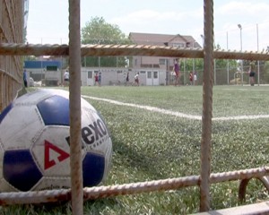 DISPUTA TERENURILOR DE SPORT. DIRECTORII ŞCOLILOR RISCĂ AMENZI