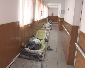 FRIGUL A UMPLUT ADĂPOSTUL SOCIAL. 41 DE OAMENI AI STRĂZII CAZAŢI PÂNĂ ASTĂZI