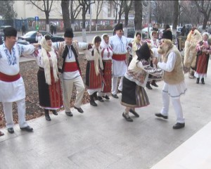 SĂRBĂTOARE LA CJ. COLINDĂTORII LE-AU URAT ALEŞILOR JUDEŢENI