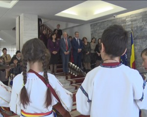 URĂTORI LA PREFECTURĂ.  COPIII, ÎN VIZITĂ LA INSTITUŢIA PREFECTULUI