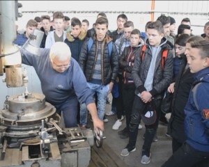 ÎNVĂŢĂMÂNT PROFESIONAL DUAL MAI DEZVOLTAT, ÎN 2018. PESTE 100 DE BENEFICIARI, 4 CLASE, 4 LICEE ANGRENATE