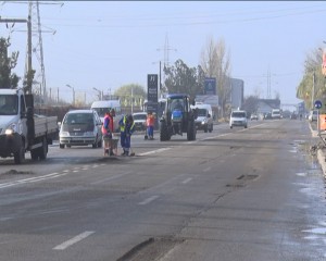 AU ÎNCEPUT PLOMBĂRILE. SE LUCREAZĂ LA PORŢILE ORAŞULUI