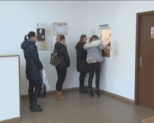 PESTE 100 DE BULETINE PE ZI. S-A LUCRAT LA FOC AUTOMAT LA EVIDENTA PERSOANELOR