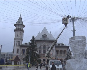 SE STING LUMINILE.  A ÎNCEPUT DEMONTAREA ILUMINATULUI FESTIV