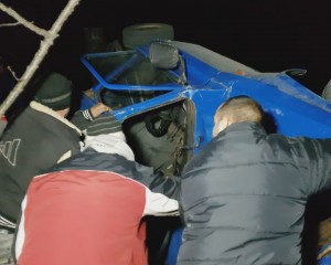 ACCIDENT LA MĂGURA, DIN CAUZA UNUI CÂINE. UN BĂRBAT A RĂMAS ÎNCARCERAT ÎNTR-O AUTOUTILITARĂ