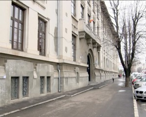 SE CAUTĂ SOLUŢII PENTRU LICEENII DE LA „EMINESCU”. PRIMARUL VREA UN SEDIU PENTRU TOŢI ELEVII