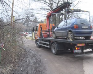 A FOST RIDICATĂ PRIMA MAŞINĂ. ŞOFERUL A PARCAT PE TRECEREA DE PIETONI