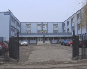 FACTURI ÎNJUMĂTĂŢITE LA „CONTACTOARE”. PRIMARUL VREA CENTRALE PROPRII ÎN TOATE ŞCOLILE