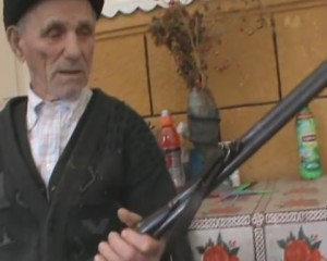 VÂNĂTOR, LA 96 DE ANI. GICĂ BACIU, CEL MAI VÂRSTNIC PUŞCAŞ DIN JUDEŢ