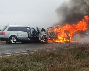 ACCIDENT RUTIER TERIBIL, LA BERCA. COLIZIUNE ÎNTRE DOUĂ AUTOTURISME, DOI CARBONIZAȚI