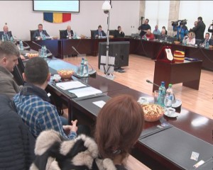 ATMOSFERĂ EMOŢIONANTĂ LA CONSILIUL JUDEŢEAN. S-A SEMNAT DECLARAŢIA DE SUSŢINERE A UNIRII