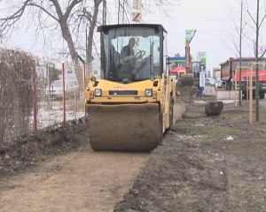 SE LUCREAZĂ INTENS ÎN BARIERA PLOIEŞTI. A FOST DECOPERTAT ŞI CEL DE-AL DOILEA TROTUAR