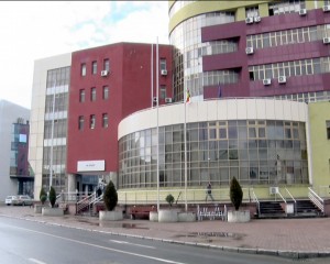 FLAGRANT LA FISC. FUNCŢIONARA I-A CERUT ŞPAGĂ UNUI POLIŢIST LOCAL