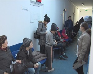 ZECI DE COPII AU AJUNS LA ORTOPEDIE. AU CĂZUT PE GHEAŢĂ ŞI AU SUFERIT LEZIUNI