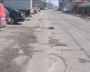 GROPILE AU INVADAT ORAŞUL. ŞOFERII SE AŞTEAPTĂ LA COSTURI URIAŞE