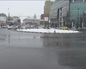 MONUMENTUL EROILOR, ÎN RONDUL DE LA EPISCOPIE. ÎN CRÂNG, ALEEA CELEBRITĂŢILOR
