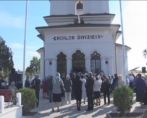 BISERICA EROILOR A FOST RESFINŢITĂ. ÎNALTPREASFINŢITUL CIPRIAN A OFICIAT SLUJBA RELIGIOASă