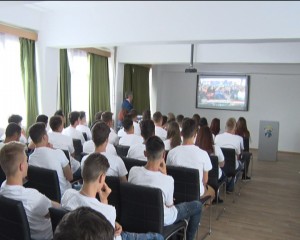 VIZITĂ DE MONITORIZARE LA COLEGIUL TEHNIC. SE VERIFICĂ MODUL DE IMPLEMENTARE A PROIECTELOR