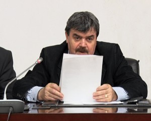 DIRECTOR MUSTRAT DE ŞEFA DE LA CASA ALBĂ. LA UN RAPORT PREZENTAT ÎN COMITETUL DE URGENŢĂ