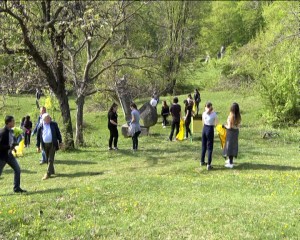 1 MAI FĂRĂ GUNOAIE. TABĂRA DE LA MĂGURA NU A MAI FOST VANDALIZATĂ