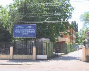 NU ŞI-AU PRIMIT SALARIILE INTEGRAL. APROAPE 50% DIN ŞCOLI, FĂRĂ CONTRIBUŢII ACHITATE