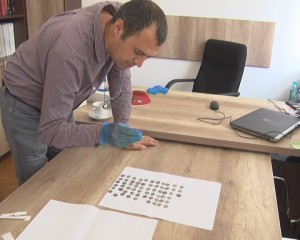 MONEDE ROMANE, DESCOPERITE LA PÂRSCOV. UN MIC TEZAUR A AJUNS LA MUZEUL JUDEŢEAN