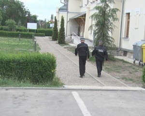 POLIŢIŞTII LOCALI ATACĂ DECIZIA C.L.M. ESTE CONSIDERATĂ O HOTĂRÂRE ABUZIVĂ